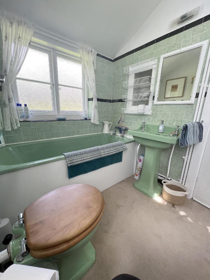 Adorable Two Bed Norfolk Broads Holiday Home - River Views With Moorings & Fishing Stalham Luaran gambar